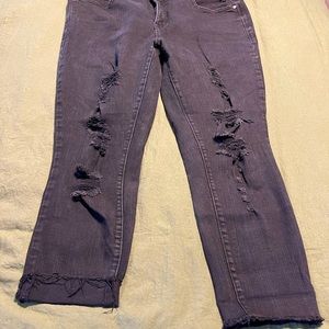 Torrid bombshell skinny, 16s, like new condition, destructed, raw hem.